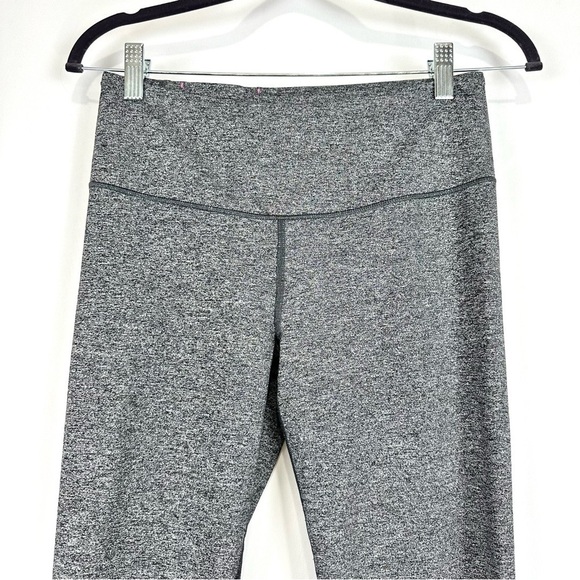VSX Victoria’s Secret Women’s Sz M Heathered Grey Active Knockout Capri Leggings - Picture 2 of 10